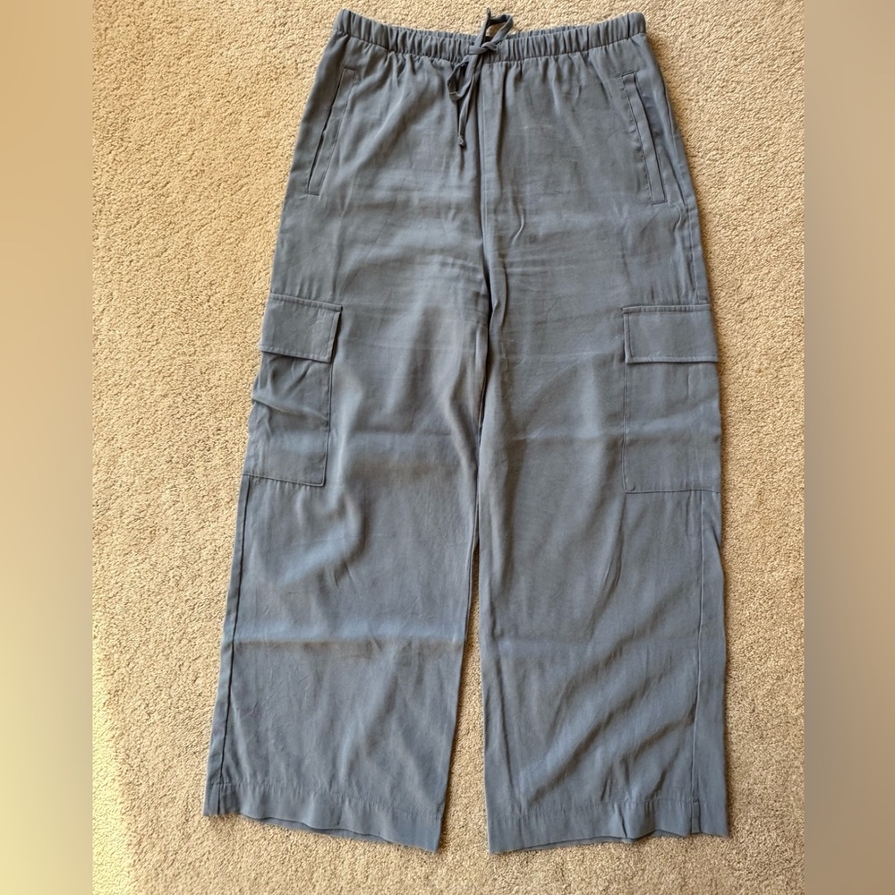 Old Navy Women’s High Rise Wide Leg Cargo Pants
